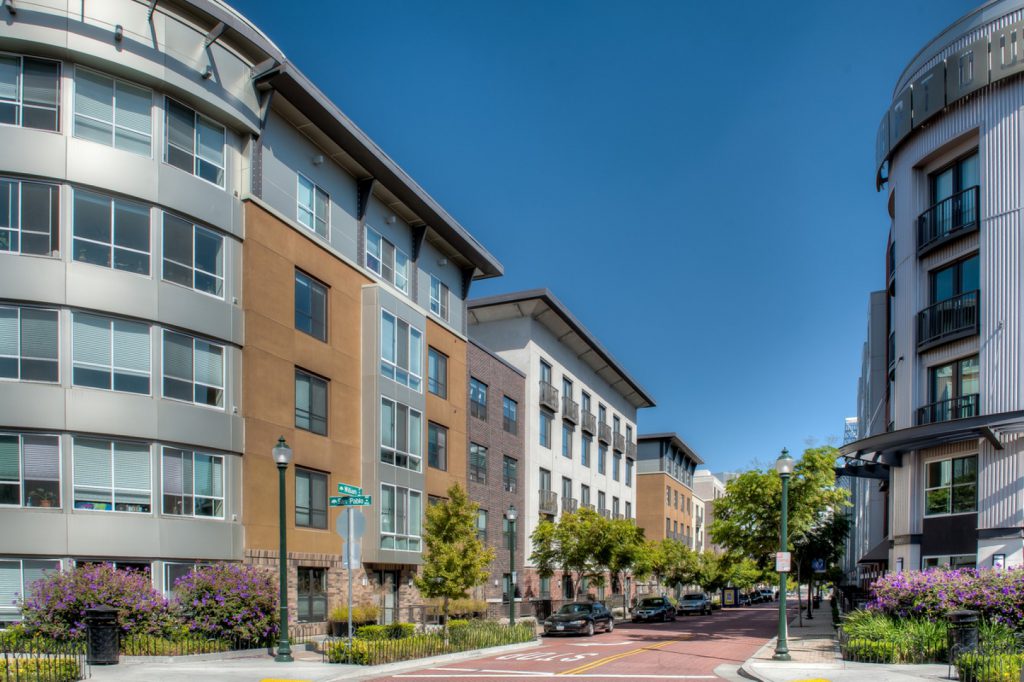 Exploring Uptown Oakland With Group Bus Transportation | Phoenix Transportation