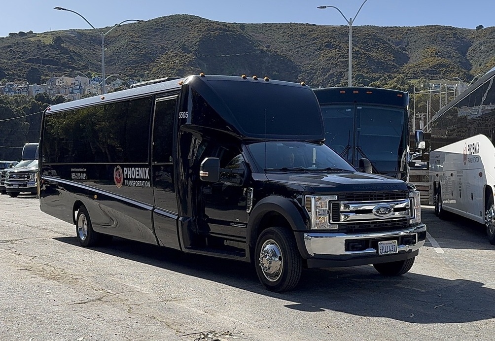 What Is a Minibus? Size, Features and Common Uses | Phoenix Transportation